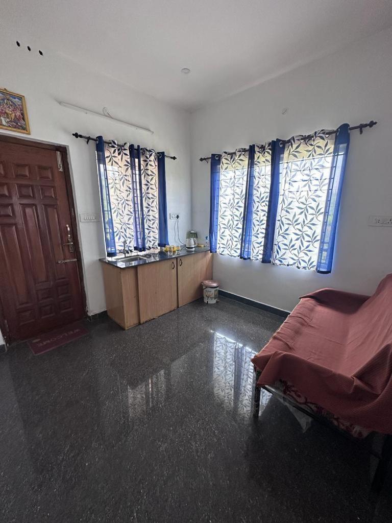 Sandy 4 Bhk Homestay - Only Adults Allowed Ooty Buitenkant foto